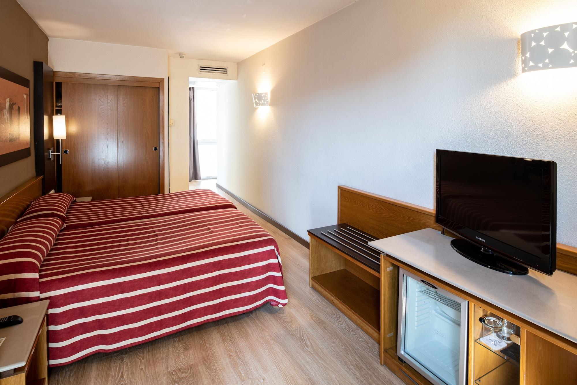 Catalonia Bristol Hotel Sant Andreu de la Barca Exterior photo