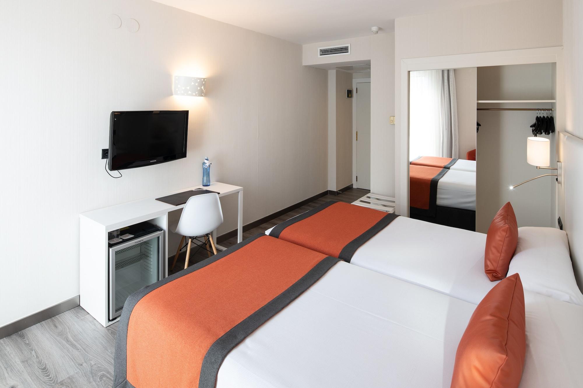 Catalonia Bristol Hotel Sant Andreu de la Barca Exterior photo