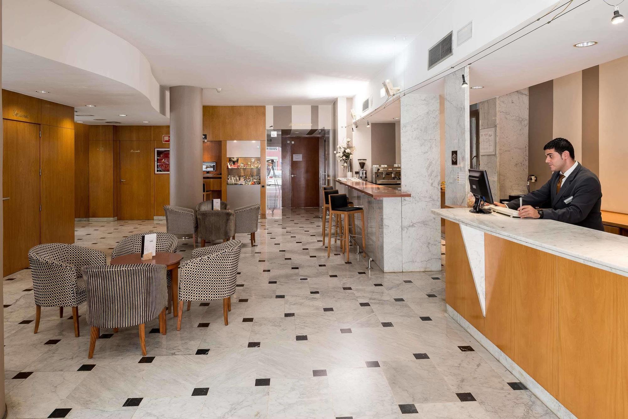 Catalonia Bristol Hotel Sant Andreu de la Barca Exterior photo