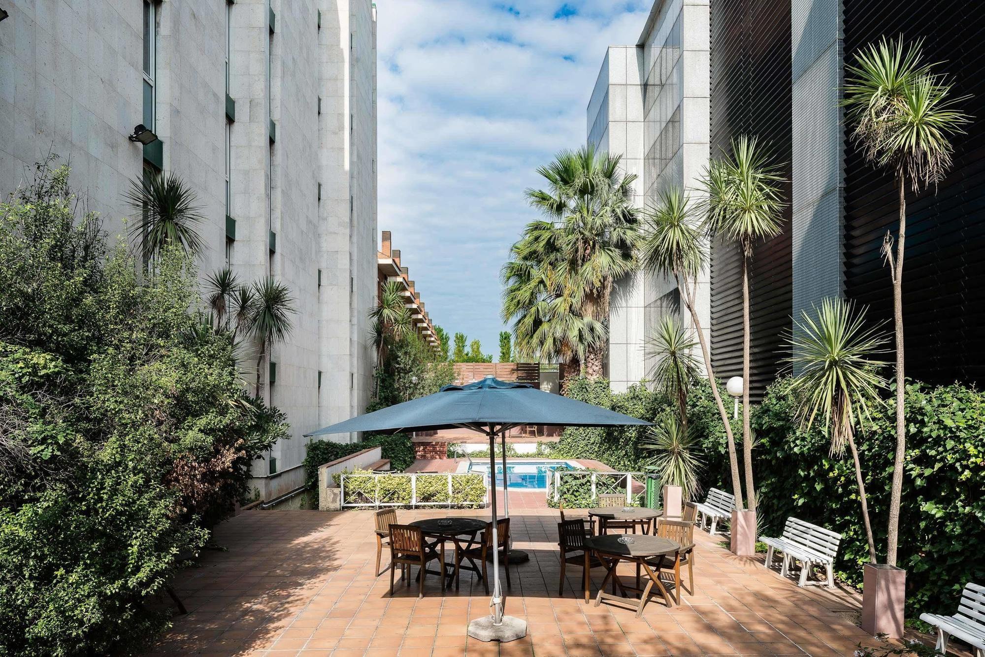 Catalonia Bristol Hotel Sant Andreu de la Barca Exterior photo