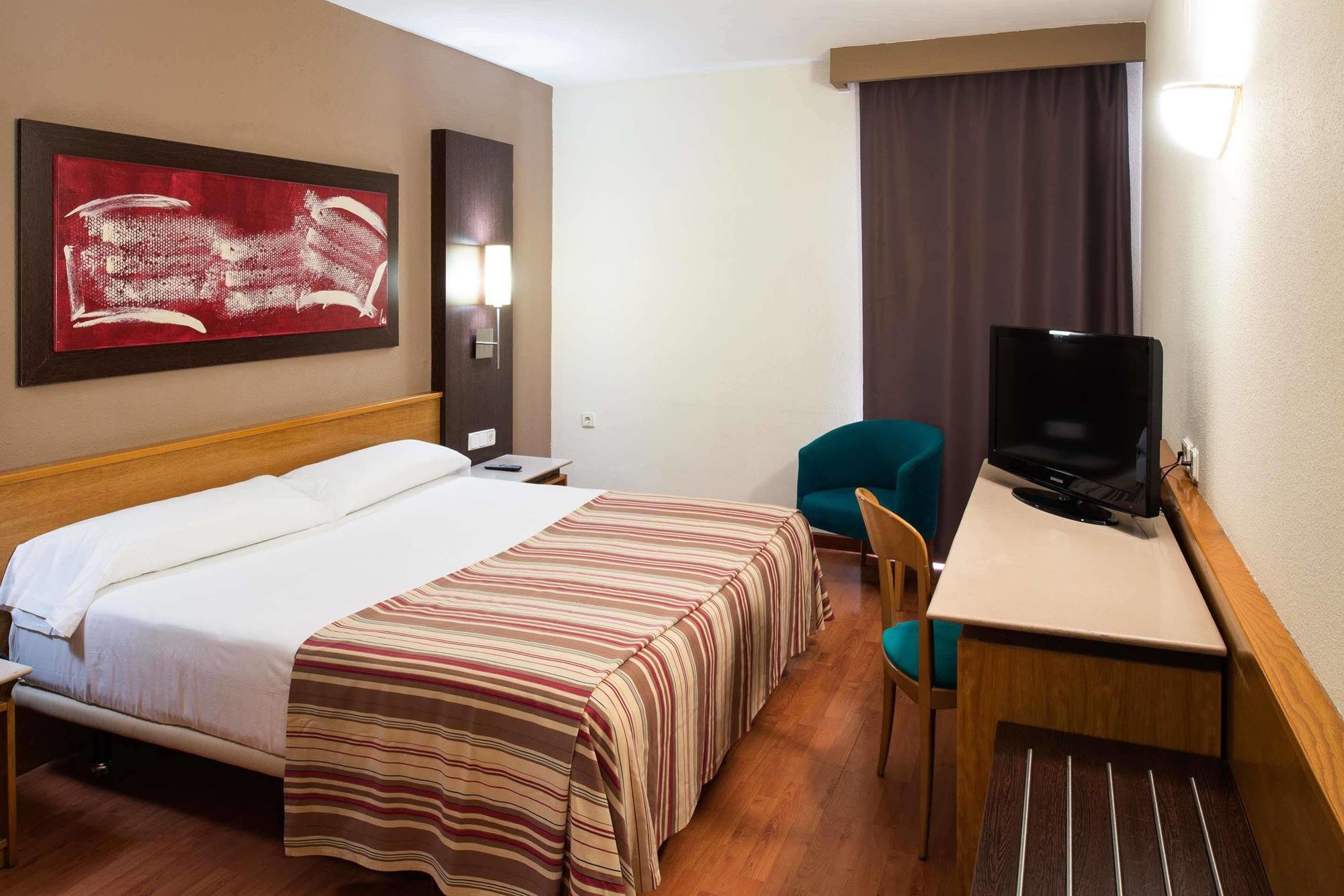 Catalonia Bristol Hotel Sant Andreu de la Barca Exterior photo
